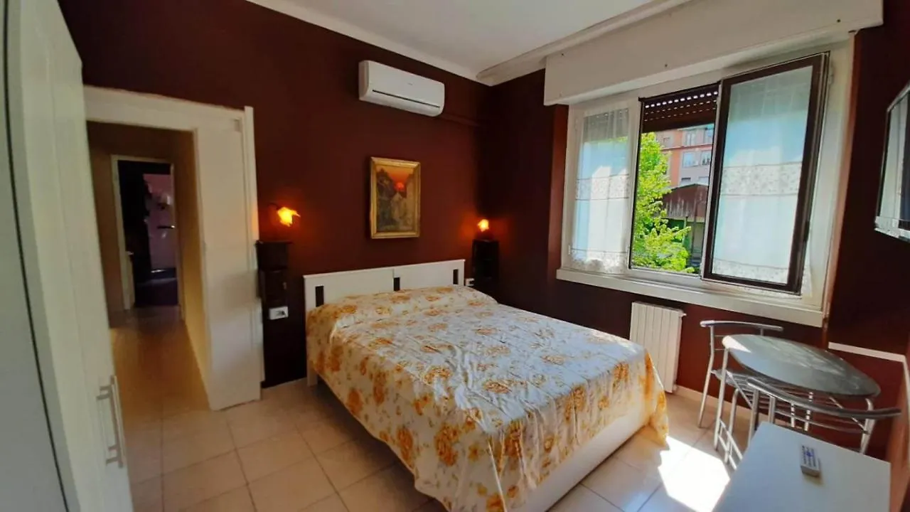 Bed and Breakfast Eros Casa Mailand 0*,  Italien